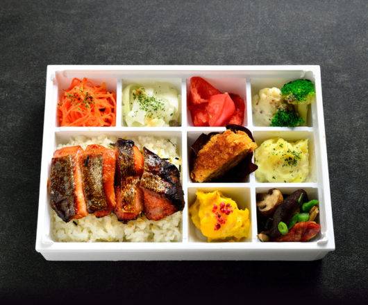 ヤシオマスのごま味噌焼き弁当